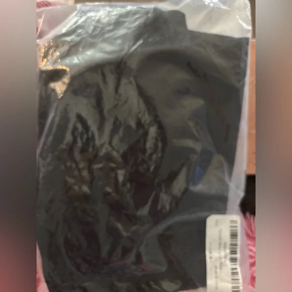 Women's Black Long Sleeve Rash Guard NWT - Picture 5 of 5